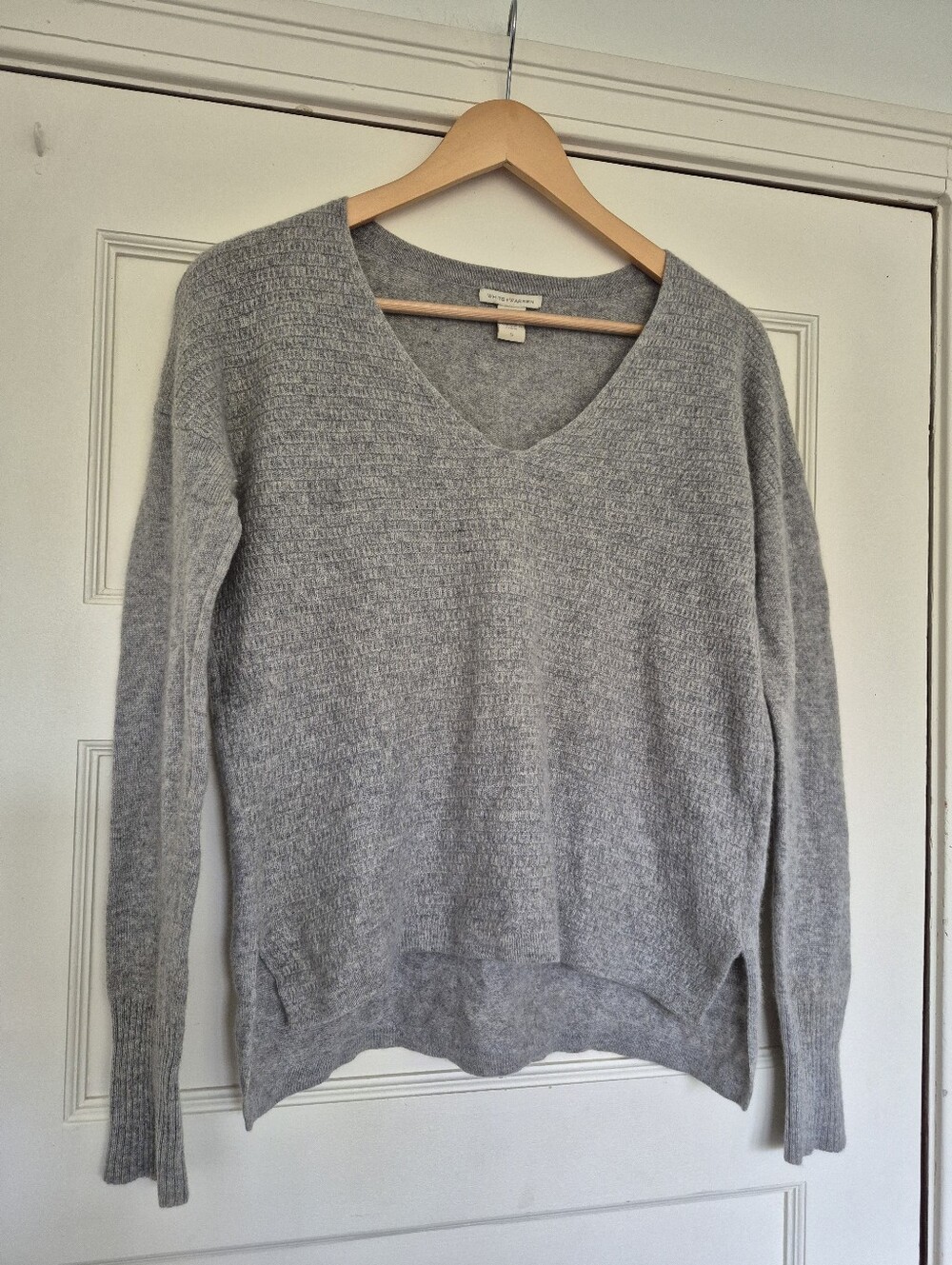 100% Cashmere Sweater By White + Warren Grey Size Small Light Grey